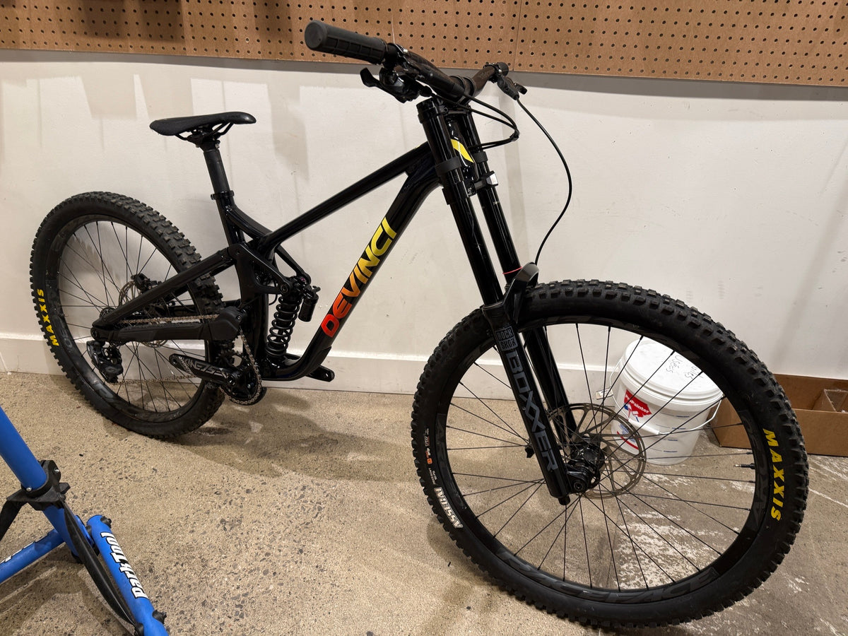 Chainsaw Devinci MX DH DEMO