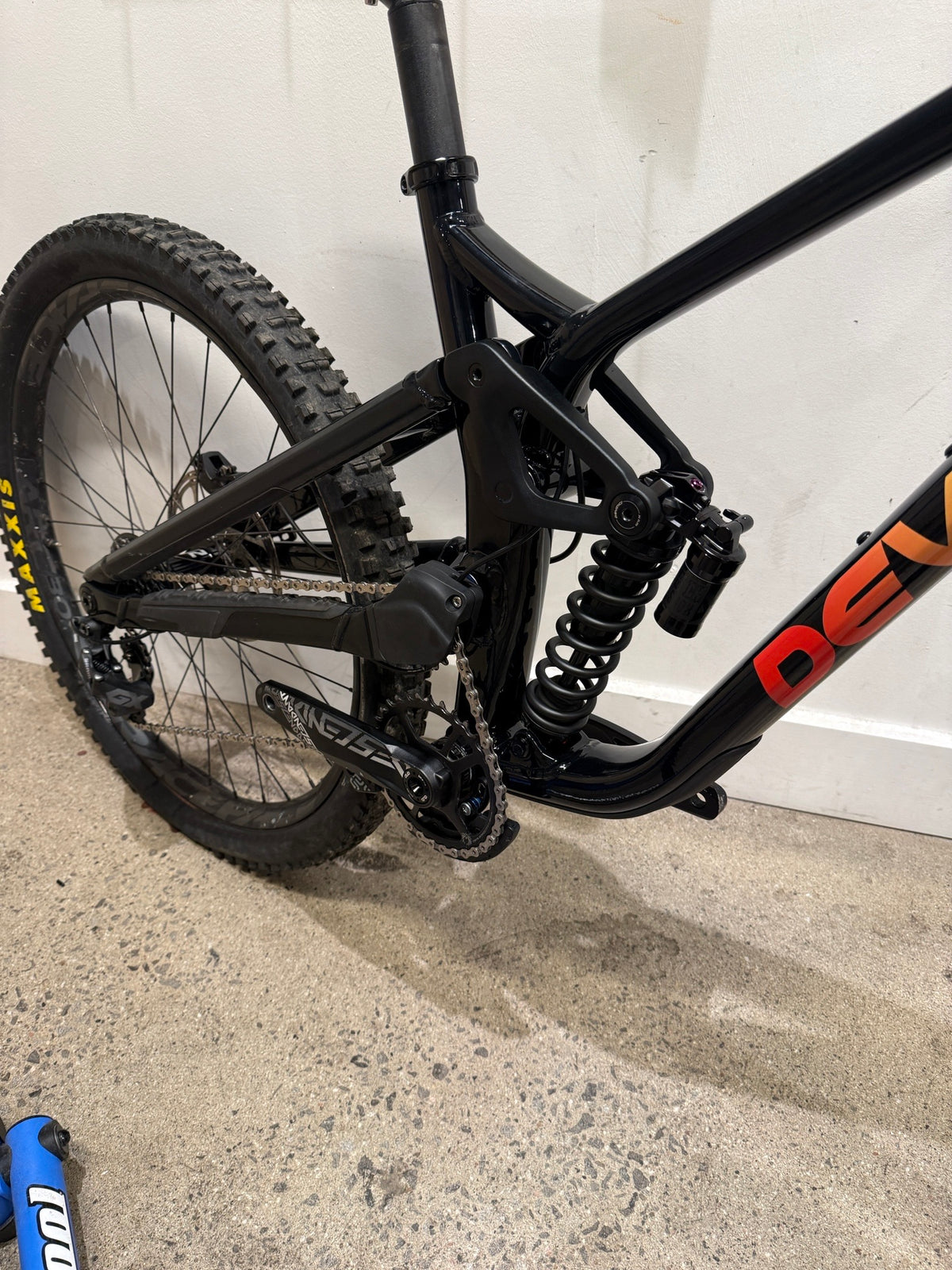 Chainsaw Devinci MX DH DEMO
